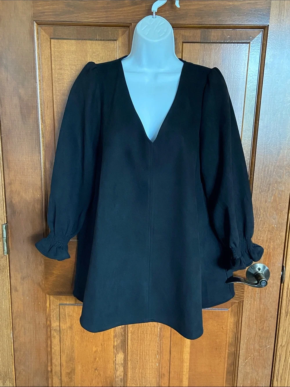 Tuckernuck Pomander Place Blouse Blouse Ruffle Cuff Vegan Black Size Large